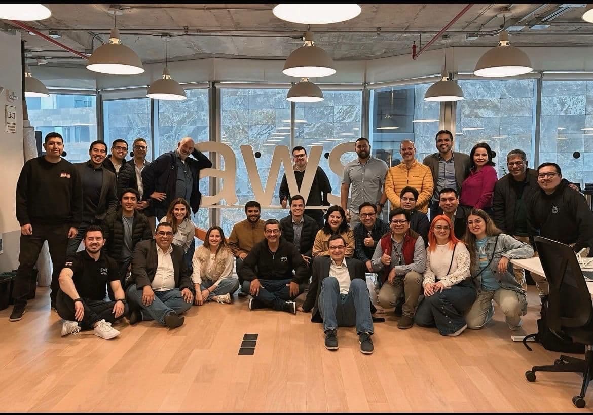 Promovido a Sr. Delivery Consultant en AWS: Modernizando Apps con IA en LATAM